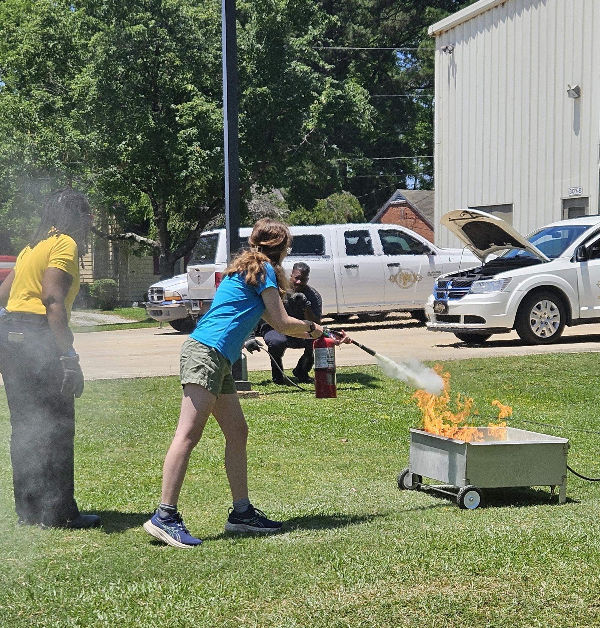 WFRS Extinguisher YCA Youth Citizens Academy